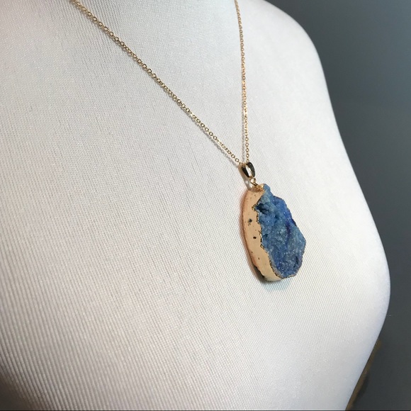 Blue Crystal Pendant! NWT - Picture 3 of 3